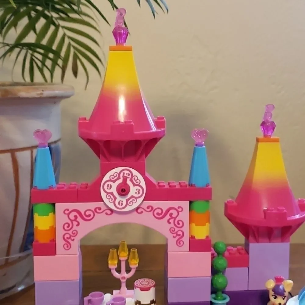 MEGA BLOKS BARBIE RAINBOW PRINCESS CASTLE